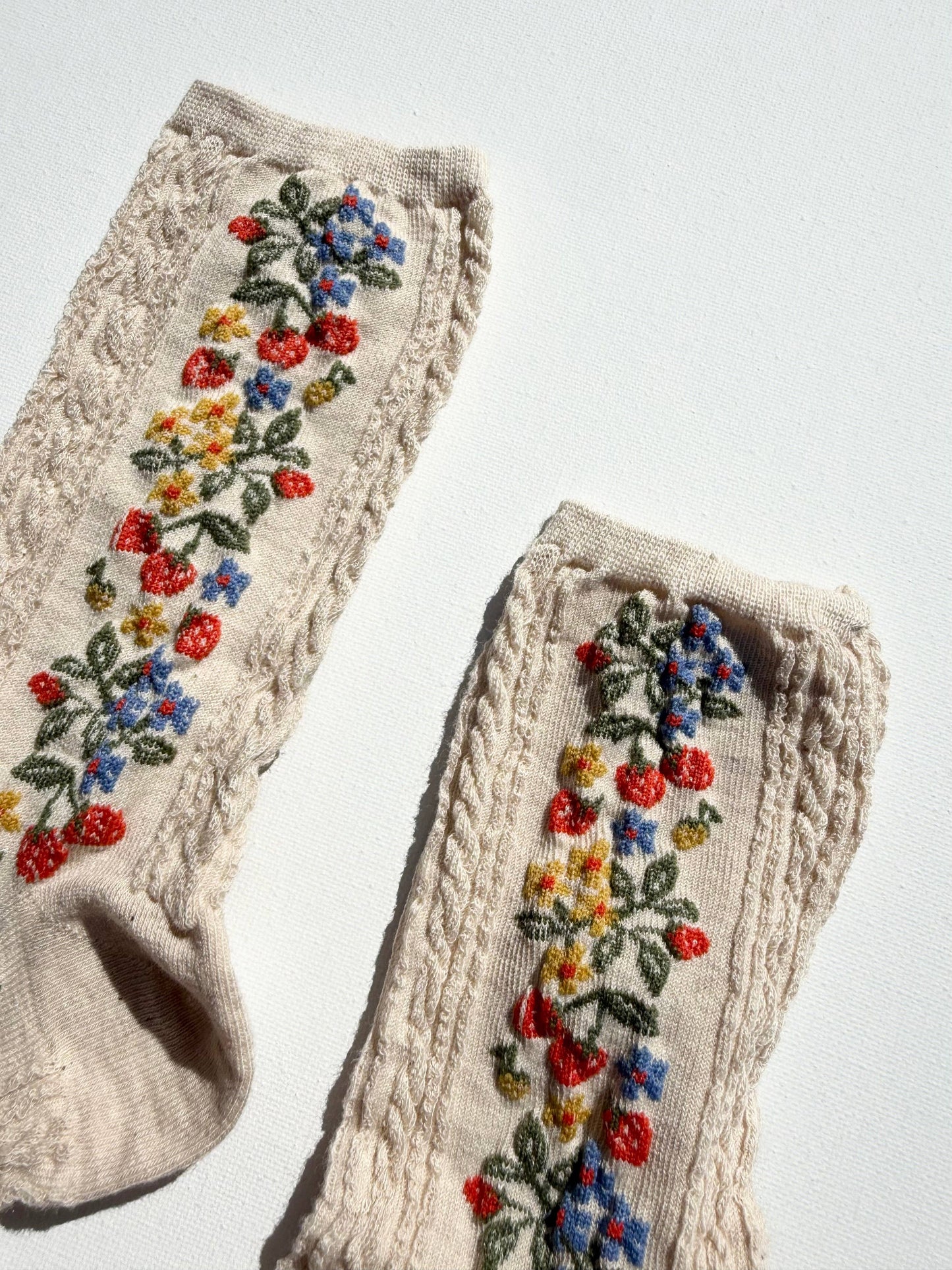 Billy Bamboo - WILD STRAWBERRY SOCKS