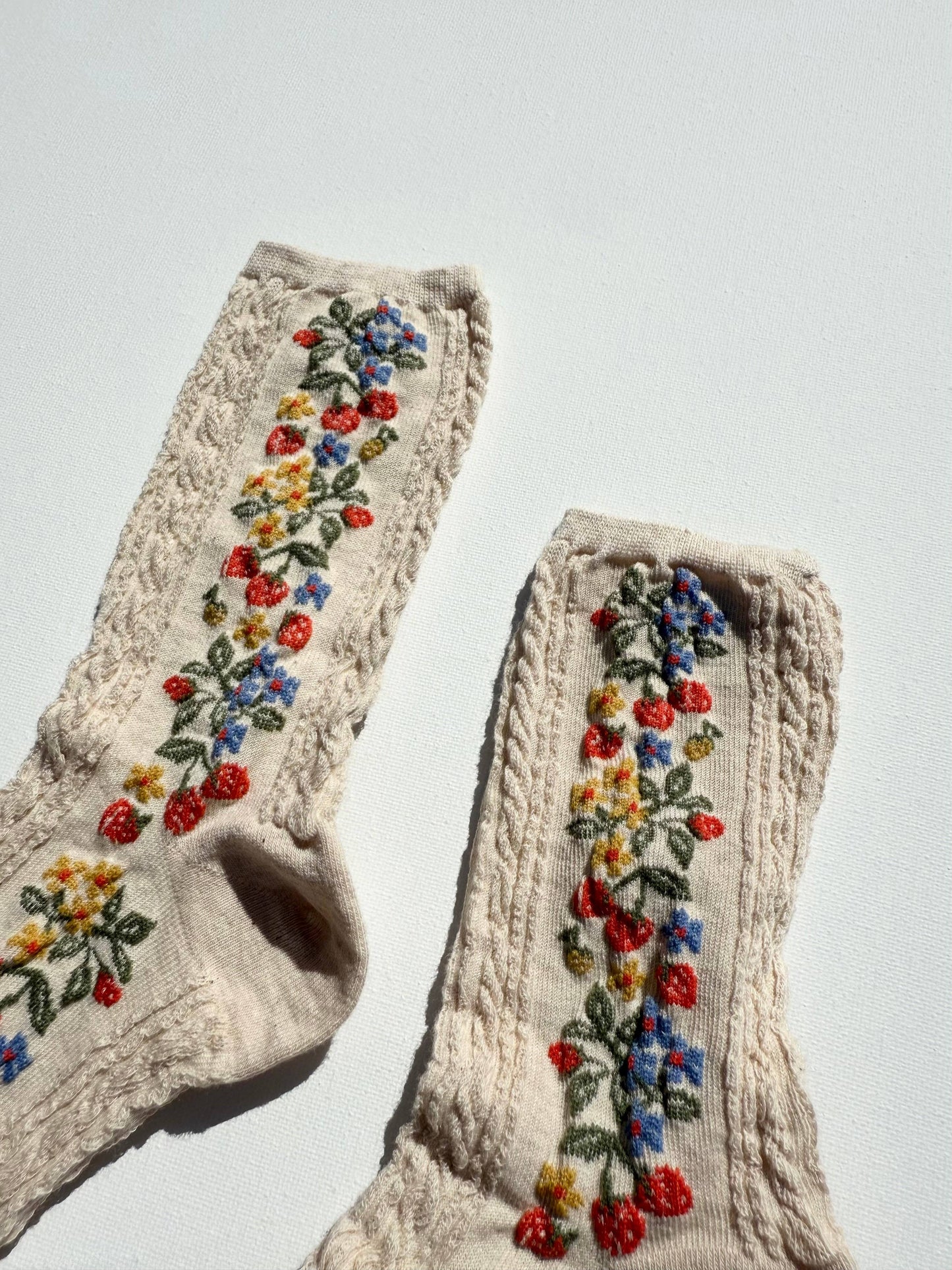 Billy Bamboo - WILD STRAWBERRY SOCKS